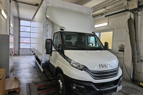 IVECO Daily 70C21A8 - Schiebeplane links und rechts