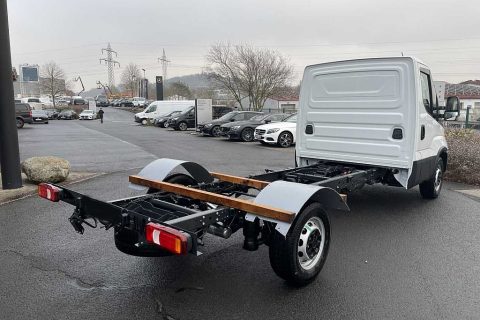 IVECO Daily 35S14A8 Fahrgestell - Luftfederung